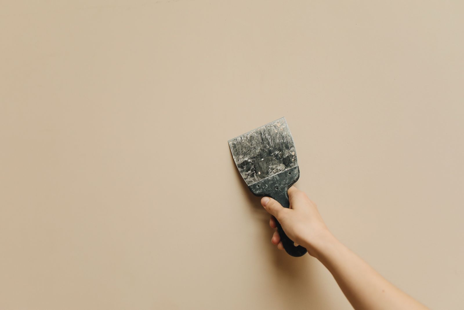 Enduit, plâtre, peinture : le vrai comparatif